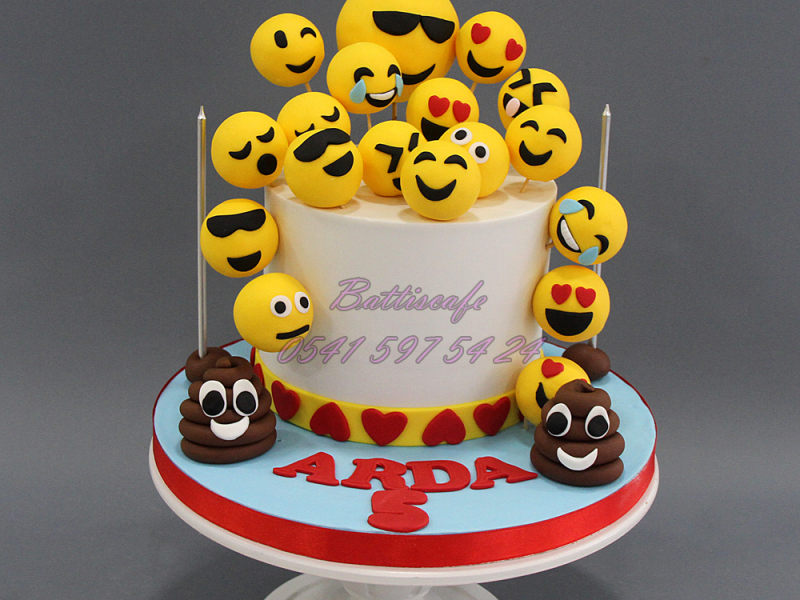 Emoji Doğum günü Pastası
