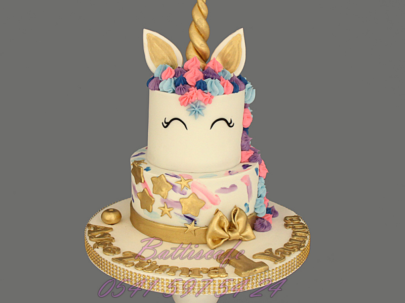 Unicornlu doğum günü pastası