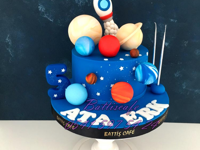 Gezegen Uzay Temalı Doğum günü Pastası
