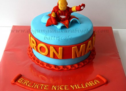 'ıron Man' Temalı Pasta