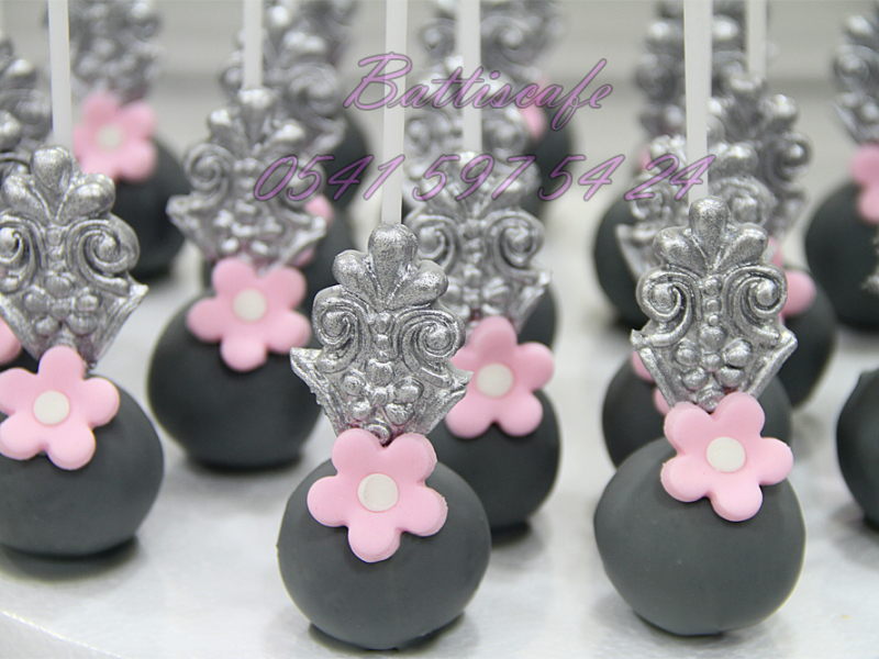 Kız Bebek Cake Pops Kek Topu