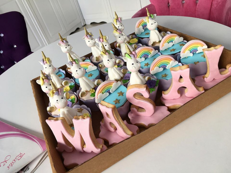 unicorn cupcake